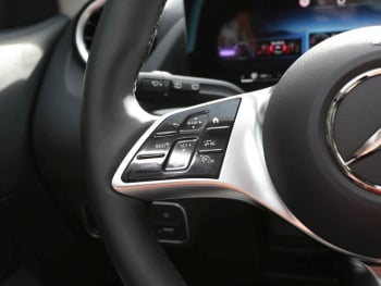 Mercedes-Benz GLA 180 Progressive Navi AHK Kamera Lenkradhzg