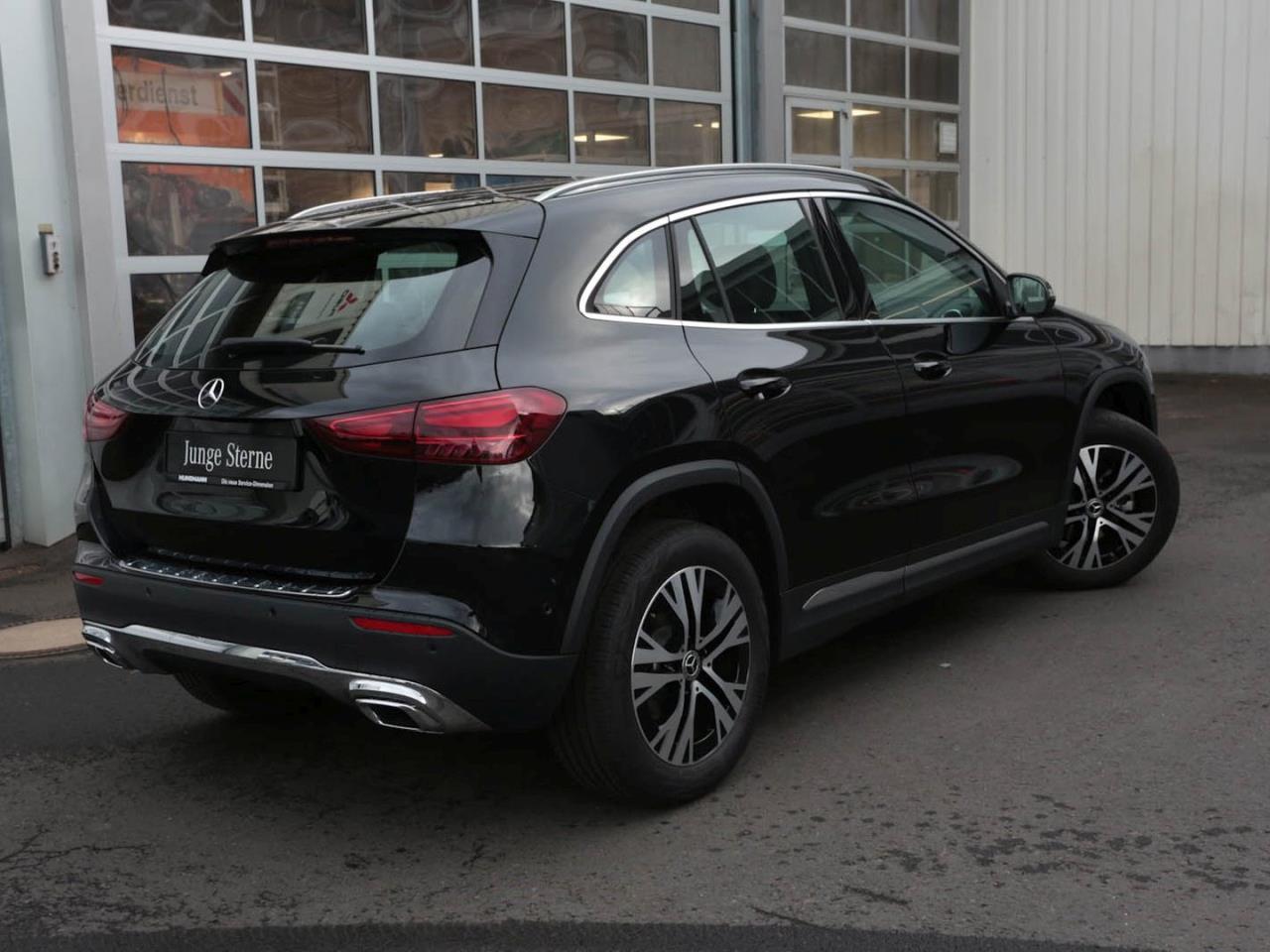 Mercedes-Benz GLA 180 Progressive Navi AHK Kamera Lenkradhzg