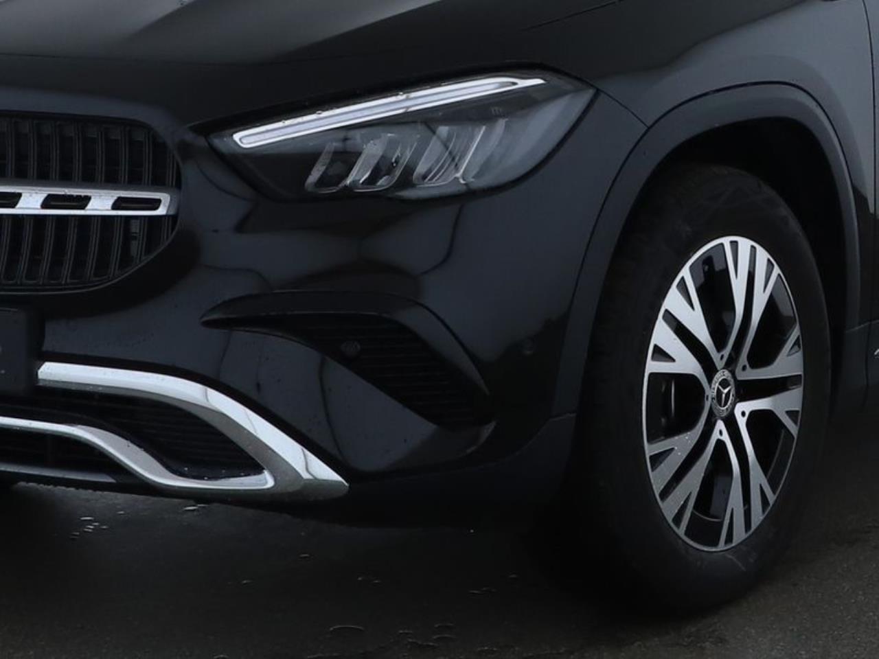 Mercedes-Benz GLA 180 Progressive Navi AHK Kamera Lenkradhzg