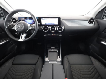 Mercedes-Benz GLA 180 Progressive Navi AHK Kamera Lenkradhzg