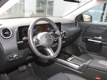 Mercedes-Benz GLA 180 Progressive Navi AHK Kamera Lenkradhzg