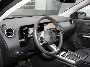 Mercedes-Benz GLA 180 Progressive Navi AHK Kamera Lenkradhzg