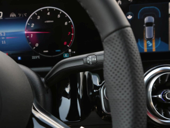 Mercedes-Benz GLA 180 AMG Night Navi Distronic AHK Totwinkel