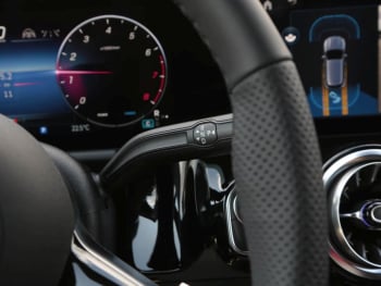 Mercedes-Benz GLA 180 AMG Night Navi Distronic AHK Totwinkel