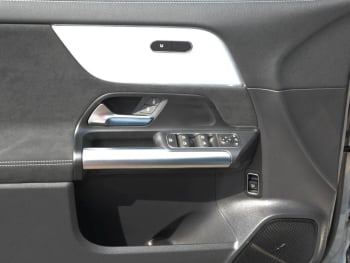 Mercedes-Benz GLA 180 AMG Night Navi Distronic AHK Totwinkel