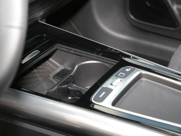 Mercedes-Benz GLA 180 AMG Night Navi Distronic AHK Totwinkel Mercedes-Benz GLA 180 AMG Night Navi Distronic AHK Totwinkel