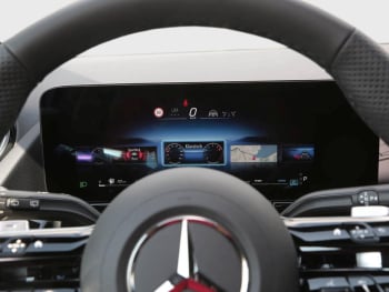 Mercedes-Benz GLA 180 AMG Night Navi Distronic AHK Totwinkel