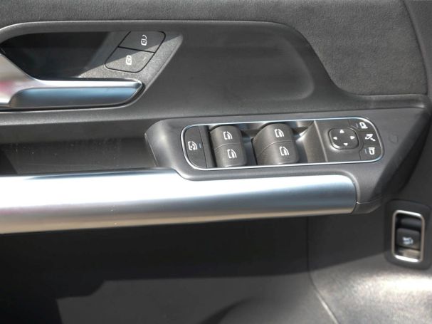 Mercedes-Benz GLA 180 AMG Night Navi Distronic AHK Totwinkel Mercedes-Benz GLA 180 AMG Night Navi Distronic AHK Totwinkel