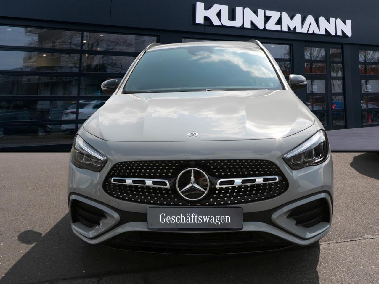 Mercedes-Benz GLA 180 AMG Night Navi Distronic AHK Totwinkel