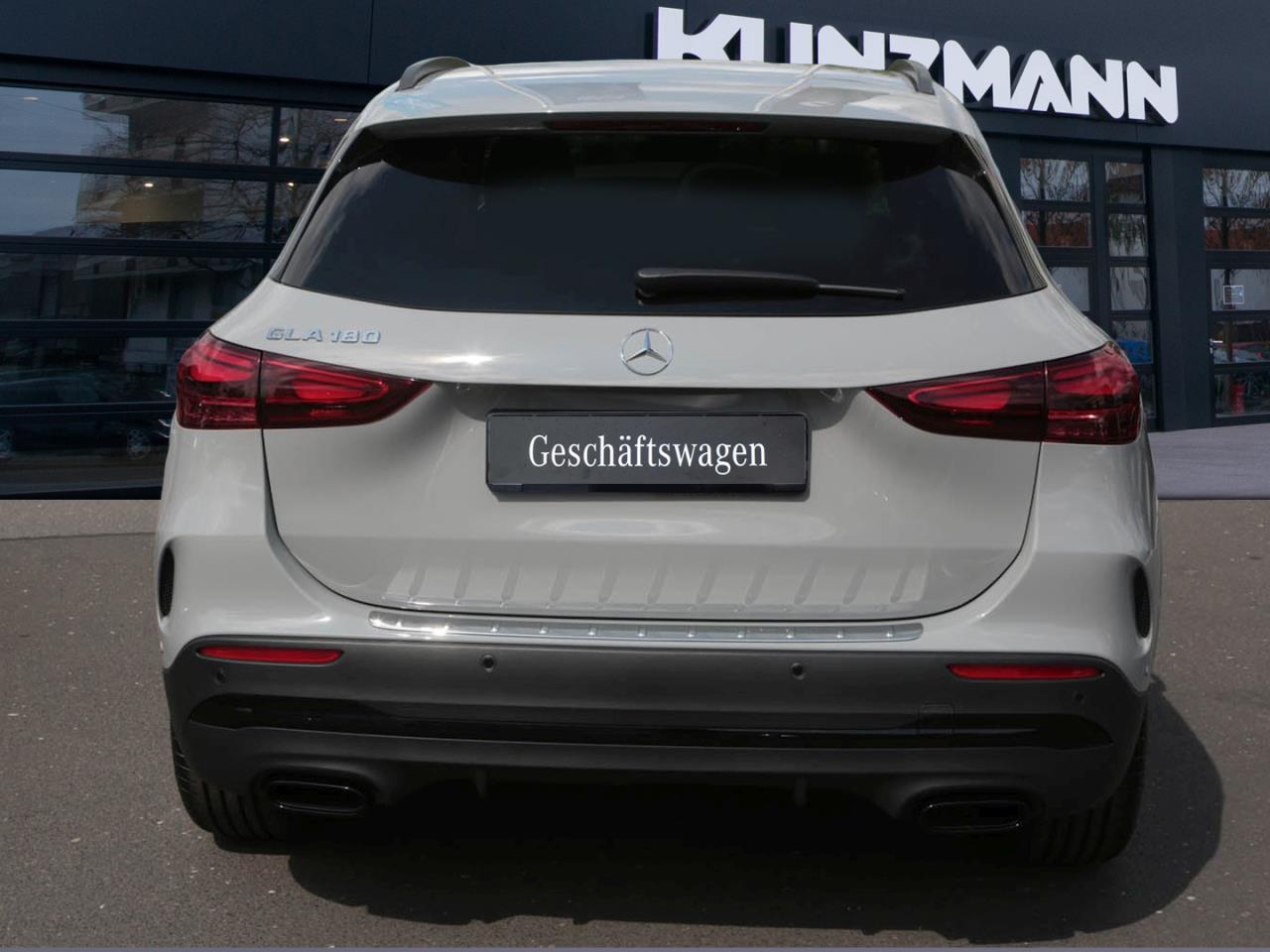 Mercedes-Benz GLA 180 AMG Night Navi Distronic AHK Totwinkel
