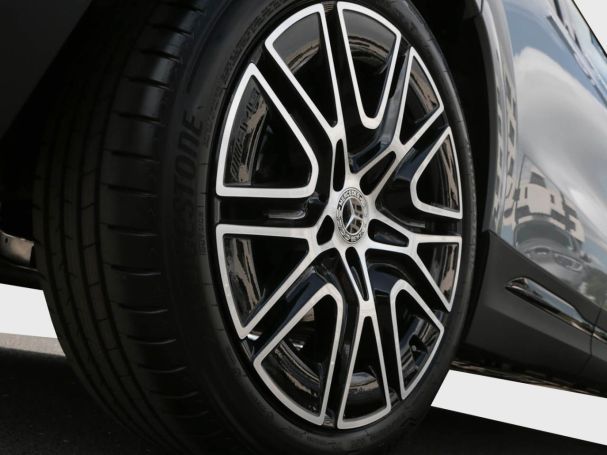 Mercedes-Benz GLA 180 AMG Night Navi Distronic AHK Totwinkel Mercedes-Benz GLA 180 AMG Night Navi Distronic AHK Totwinkel