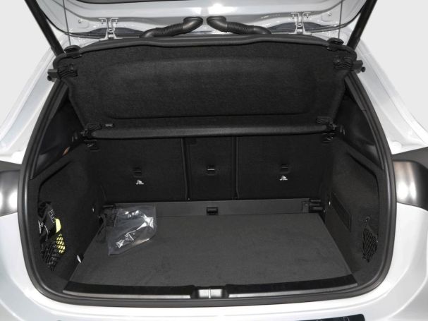 Mercedes-Benz GLA 180 AMG Night Navi Distronic AHK Totwinkel Mercedes-Benz GLA 180 AMG Night Navi Distronic AHK Totwinkel