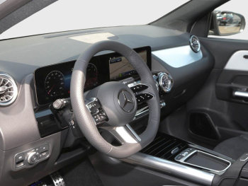 Mercedes-Benz GLA 180 AMG Night Navi Distronic AHK Totwinkel
