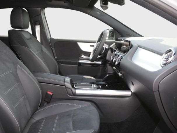 Mercedes-Benz GLA 180 AMG Night Navi Distronic AHK Totwinkel Mercedes-Benz GLA 180 AMG Night Navi Distronic AHK Totwinkel