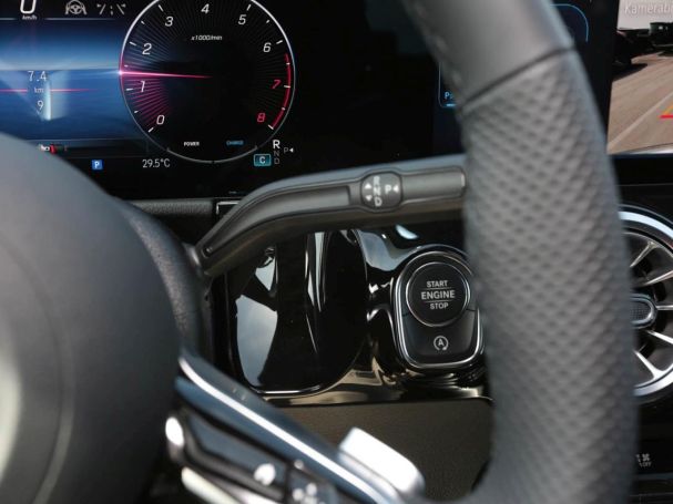 Mercedes-Benz GLA 180 AMG Night Totwinkel Kamera SpurH AHK LED Mercedes-Benz GLA 180 AMG Night Totwinkel Kamera SpurH AHK LED