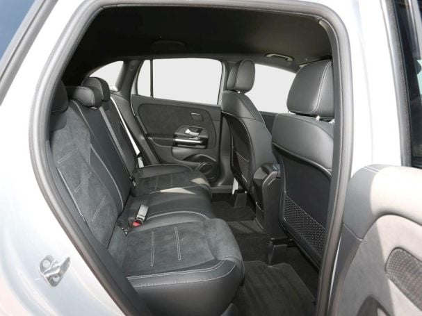 Mercedes-Benz GLA 180 AMG Night Totwinkel Kamera SpurH AHK LED