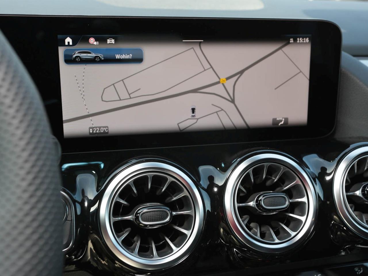 Mercedes-Benz GLA 180 AMG Night Totwinkel Kamera SpurH AHK LED