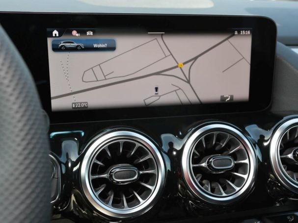 Mercedes-Benz GLA 180 AMG Night Totwinkel Kamera SpurH AHK LED