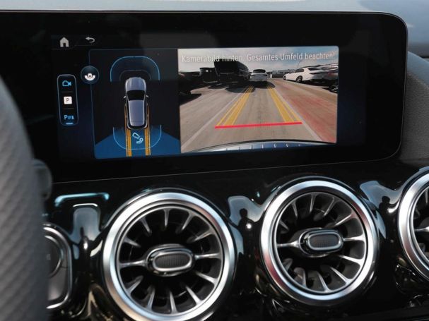 Mercedes-Benz GLA 180 AMG Night Totwinkel Kamera SpurH AHK LED Mercedes-Benz GLA 180 AMG Night Totwinkel Kamera SpurH AHK LED