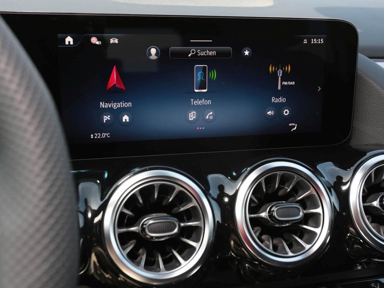 Mercedes-Benz GLA 180 AMG Night Totwinkel Kamera SpurH AHK LED