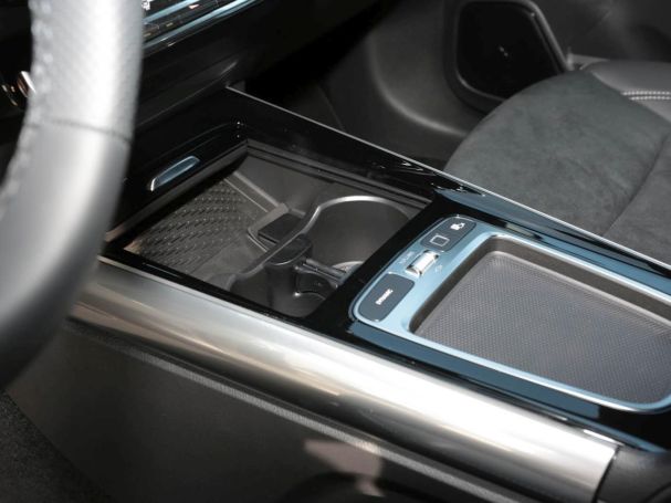 Mercedes-Benz GLA 180 AMG Night Totwinkel Kamera SpurH AHK LED