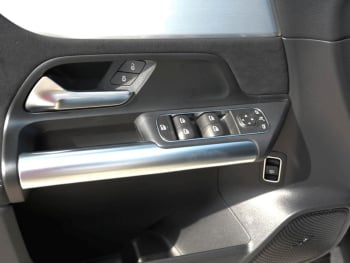 Mercedes-Benz GLA 180 AMG Night Totwinkel Kamera SpurH AHK LED