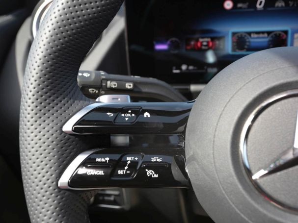 Mercedes-Benz GLA 180 AMG Night Totwinkel Kamera SpurH AHK LED Mercedes-Benz GLA 180 AMG Night Totwinkel Kamera SpurH AHK LED
