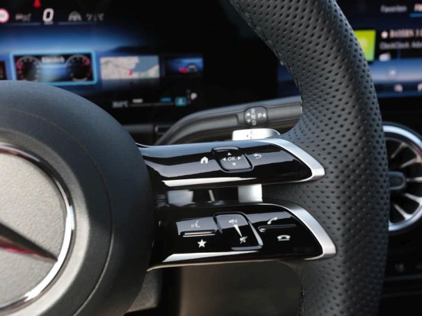 Mercedes-Benz GLA 180 AMG Night Totwinkel Kamera SpurH AHK LED