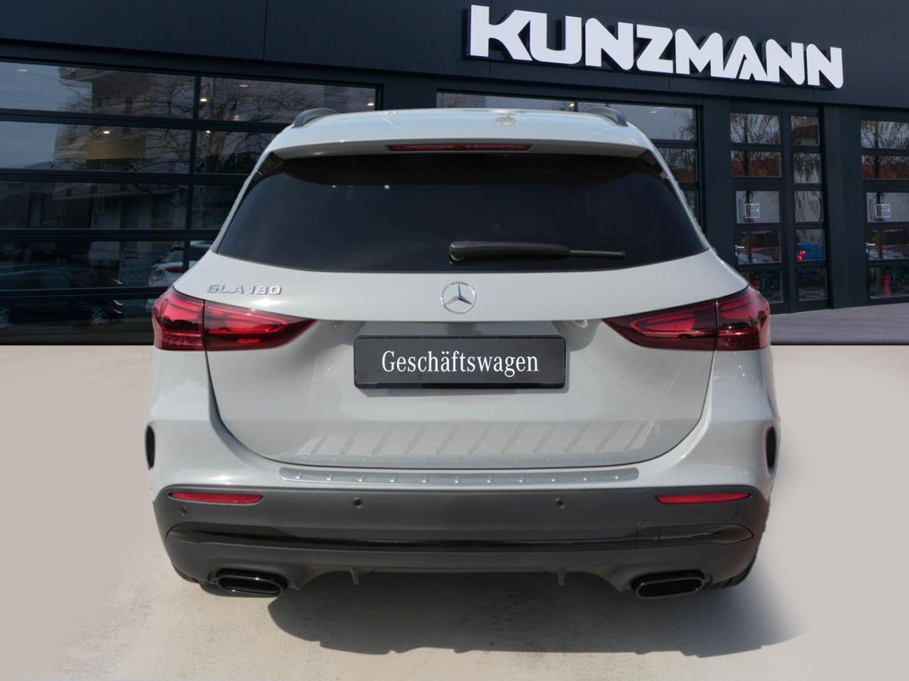 Mercedes-Benz GLA 180 AMG Night Totwinkel Kamera SpurH AHK LED