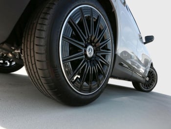 Mercedes-Benz GLA 180 AMG Night Totwinkel Kamera SpurH AHK LED