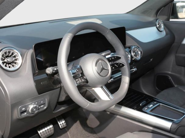 Mercedes-Benz GLA 180 AMG Night Totwinkel Kamera SpurH AHK LED Mercedes-Benz GLA 180 AMG Night Totwinkel Kamera SpurH AHK LED