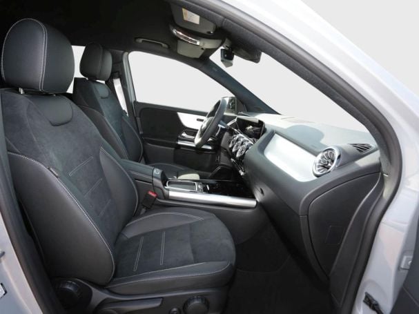 Mercedes-Benz GLA 180 AMG Night Totwinkel Kamera SpurH AHK LED