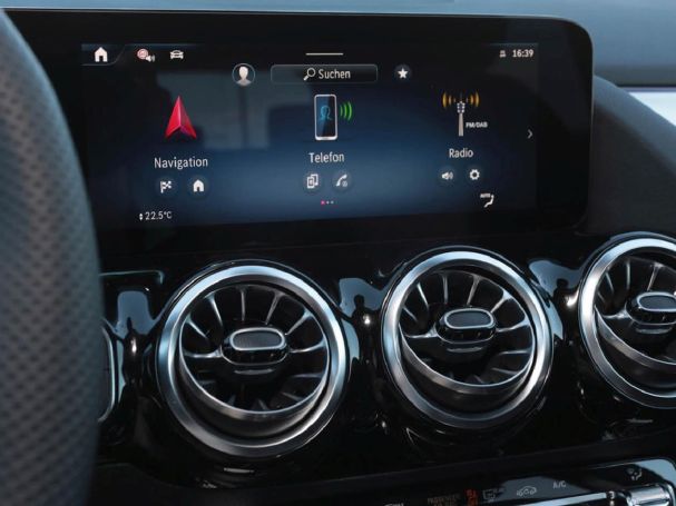 Mercedes-Benz GLA 180 AMG Night MBUX Navi Totwinkel Kamera AHK Mercedes-Benz GLA 180 AMG Night MBUX Navi Totwinkel Kamera AHK