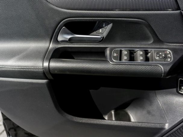Mercedes-Benz GLA 180 Style MBUX Navi Panorama SpurH Easy-Pack Mercedes-Benz GLA 180 Style MBUX Navi Panorama SpurH Easy-Pack
