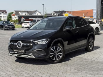 Mercedes-Benz GLA 180 Style MBUX Navi Panorama SpurH Easy-Pack