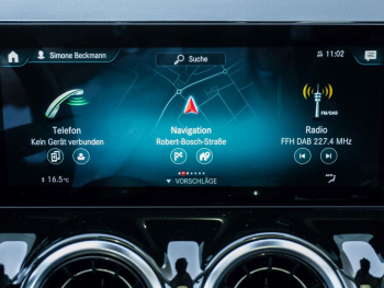 Mercedes-Benz GLA 180 Style MBUX Navi Panorama SpurH Easy-Pack