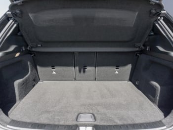 Mercedes-Benz GLA 180 Style MBUX Navi Panorama SpurH Easy-Pack