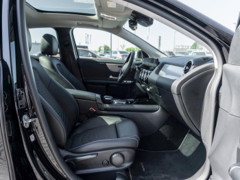Mercedes-Benz GLA 180 Style MBUX Navi Panorama SpurH Easy-Pack