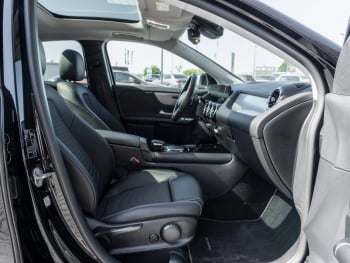 Mercedes-Benz GLA 180 Style MBUX Navi Panorama SpurH Easy-Pack