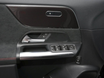 Mercedes-Benz GLA 180 AMG Night MBUX Navi Easy-Pack 360° AHK