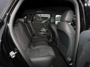 Mercedes-Benz GLA 180 AMG Night MBUX Navi Easy-Pack 360° AHK