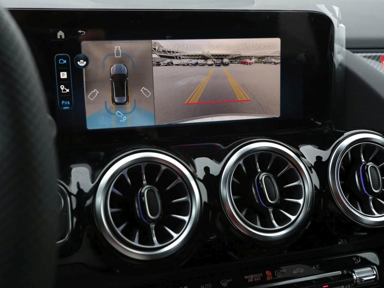 Mercedes-Benz GLA 180 AMG Night MBUX Navi Easy-Pack 360° AHK