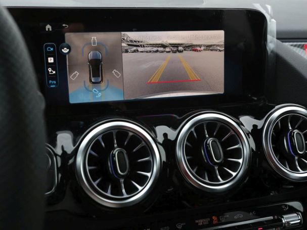 Mercedes-Benz GLA 180 AMG Night MBUX Navi Easy-Pack 360° AHK