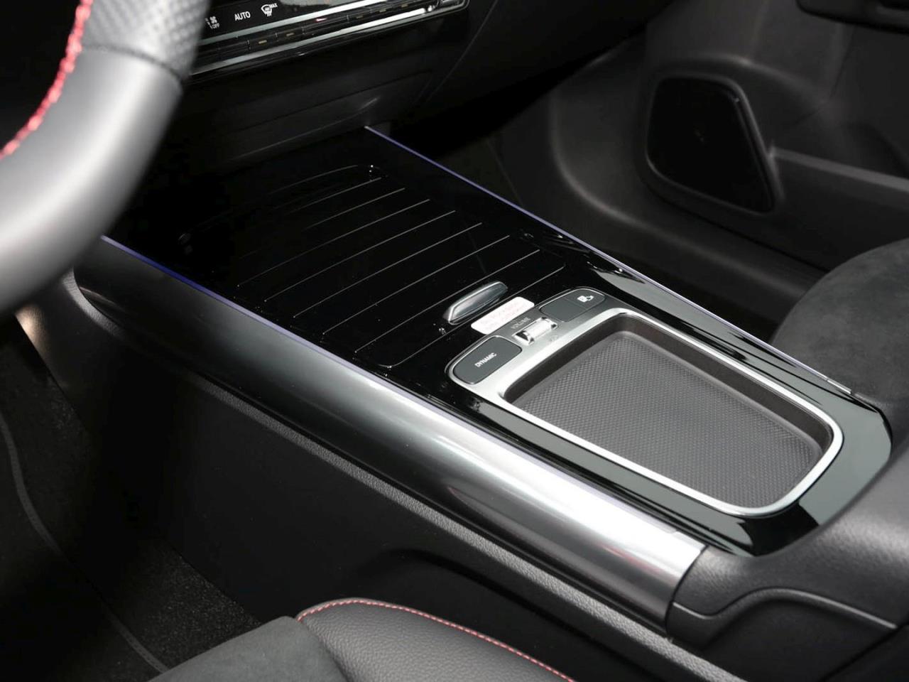 Mercedes-Benz GLA 180 AMG Night MBUX Navi Easy-Pack 360° AHK