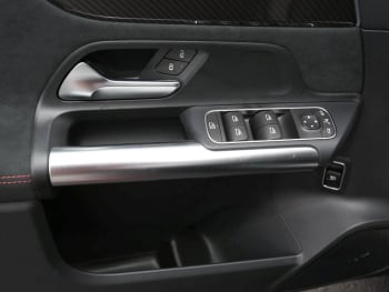 Mercedes-Benz GLA 180 AMG Night MBUX Navi Easy-Pack 360° AHK