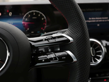 Mercedes-Benz GLA 180 AMG Night MBUX Navi Easy-Pack 360° AHK