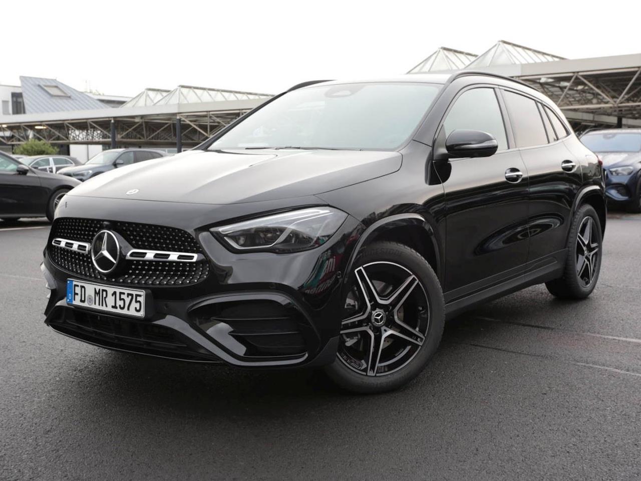 Mercedes-Benz GLA 180 AMG Night MBUX Navi Easy-Pack 360° AHK