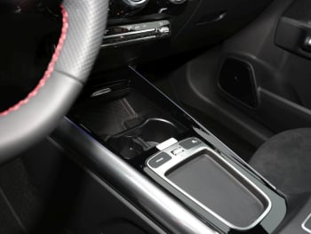 Mercedes-Benz GLA 180 AMG Night MBUX Navi Easy-Pack 360° AHK