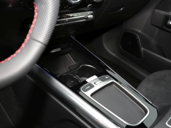 Mercedes-Benz GLA 180 AMG Night MBUX Navi Easy-Pack 360° AHK