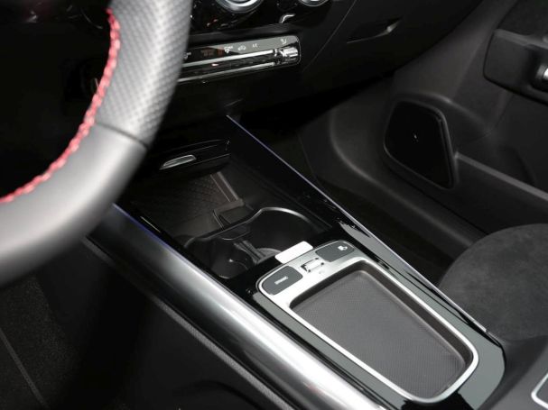 Mercedes-Benz GLA 180 AMG Night MBUX Navi Easy-Pack 360° AHK